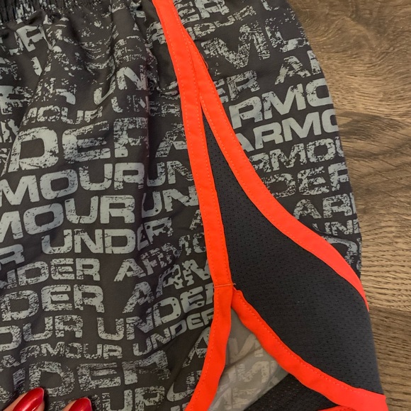 Under Armour athletic shorts size medium - Picture 3 of 9